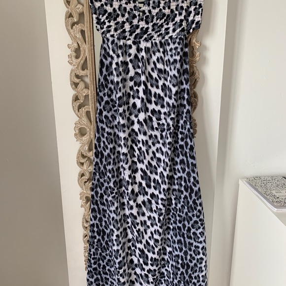 Strapless low back leopard print maxi dress - Picture 2 of 4
